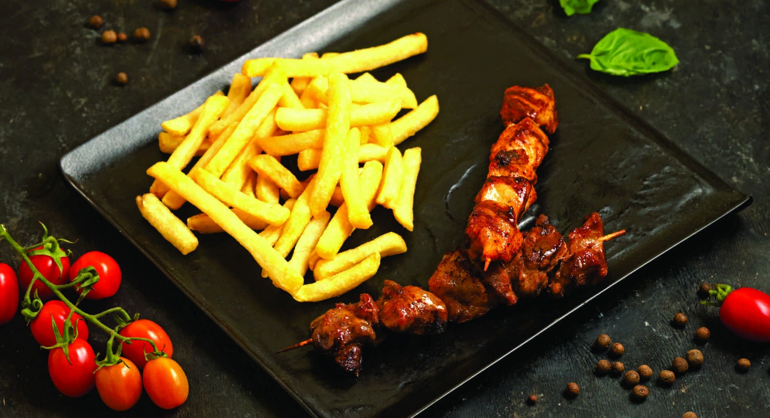 Куриный и свиной шашлычок на шпажках