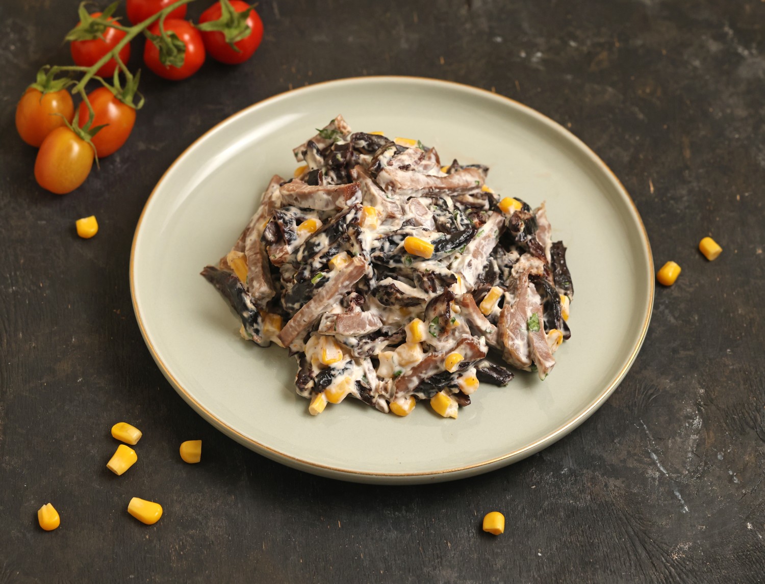 Салат с черносливом 